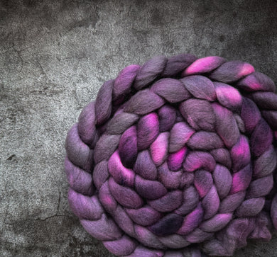 Dark Queen - Chevoit Combed Top Wool - Roving