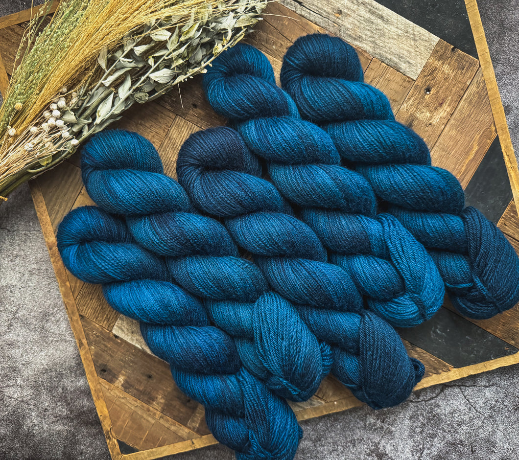 Cerberus | Persephone Collection - Dragon BFL Sport Base
