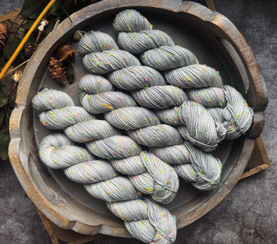 Tombstone - Fantasy Neon Tweed DK