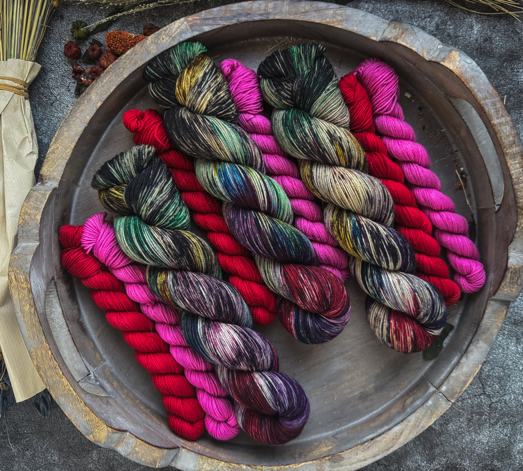 Run!!! | Stranger Things | Sock Set