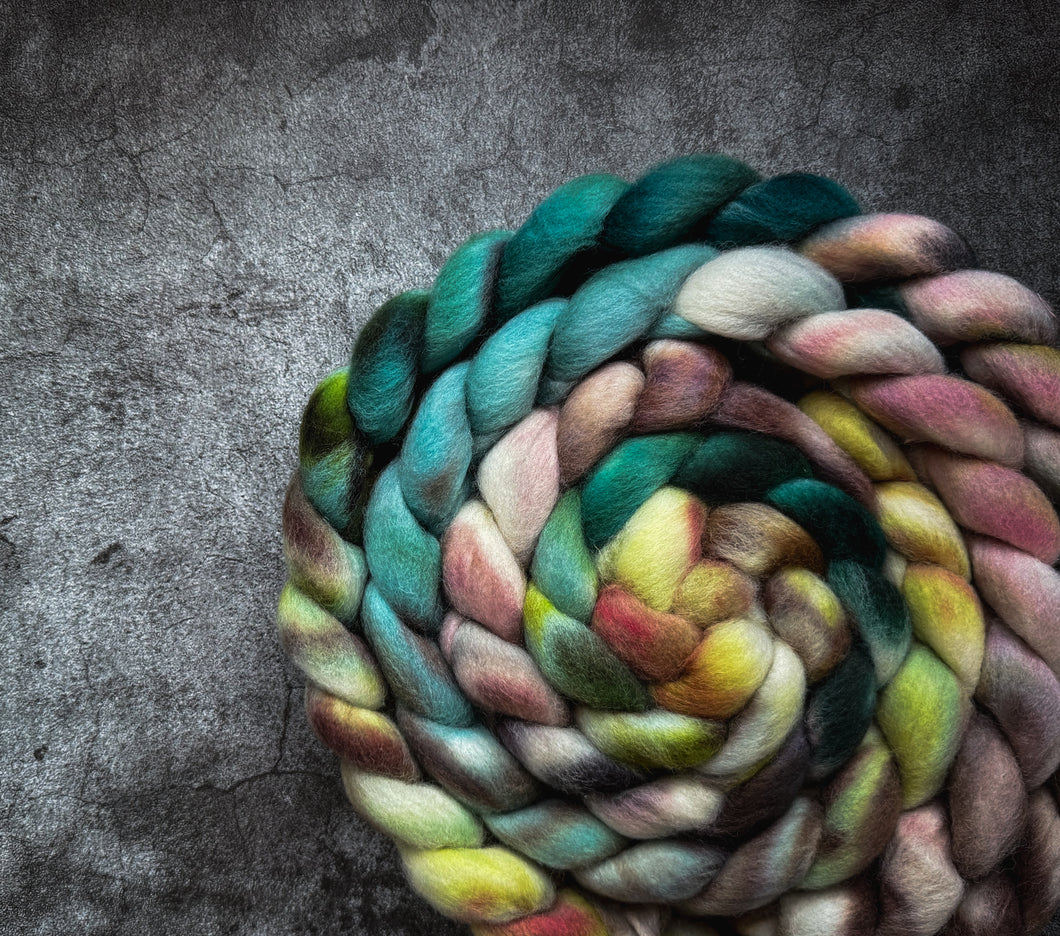 Thorns & Roses - Chevoit Combed Top Wool- Roving
