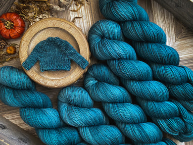 Sugar Rush - Falkland Roving Wool – Dragon Hoard Yarn