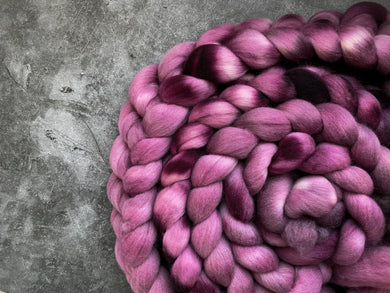 Heart Throb - Falkland Roving Wool 4oz – Dragon Hoard Yarn