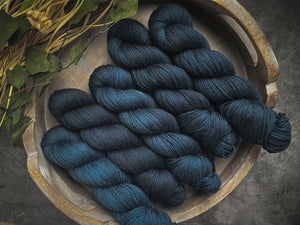 The Raven | Wednesday Collection - Dragon BFL Sport Base