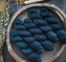 The Raven | Wednesday Collection | Fairytale DK Base